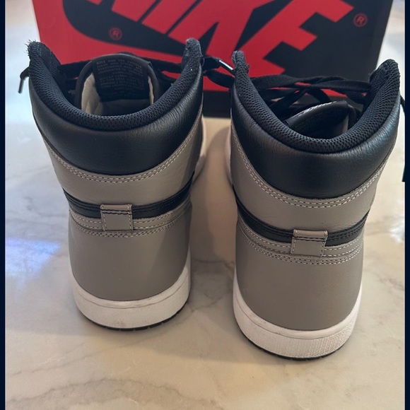 Jordan 1 Shadow - Picture 4 of 7